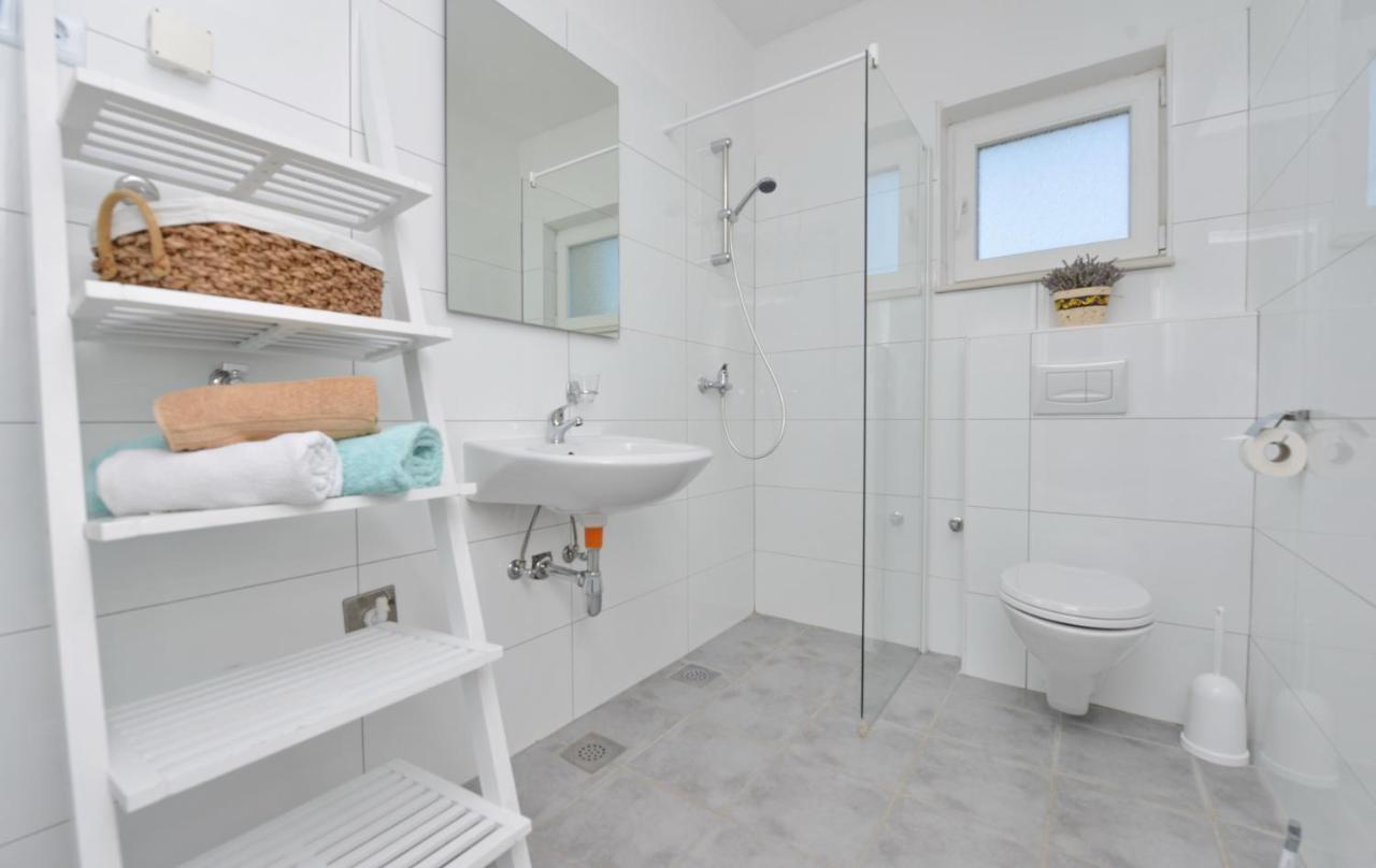 Apartments Verita Пакоштане Экстерьер фото