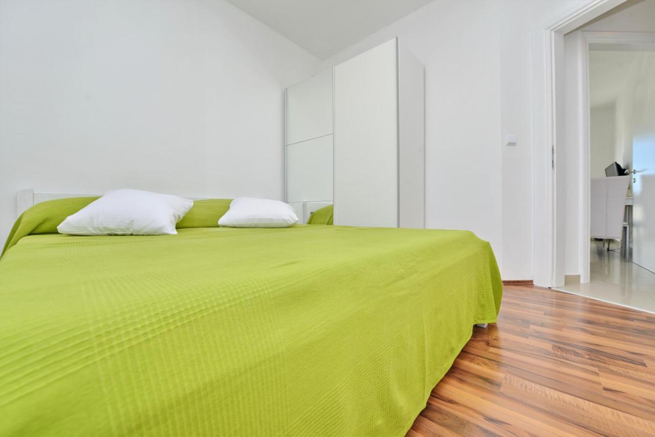 Apartments Verita Пакоштане Экстерьер фото