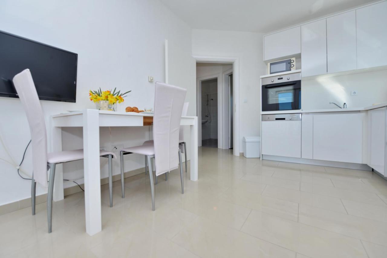 Apartments Verita Пакоштане Экстерьер фото