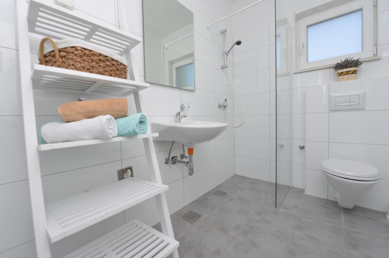 Apartments Verita Пакоштане Экстерьер фото